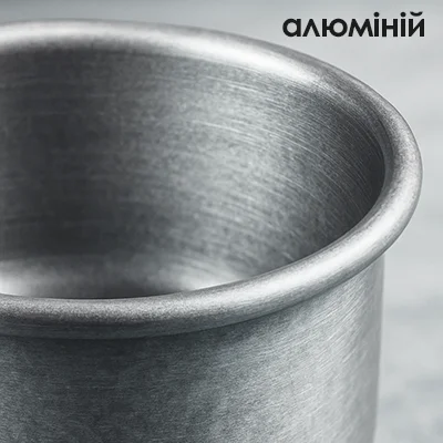 Блискучий алюмінієвий стакан для святкового столу